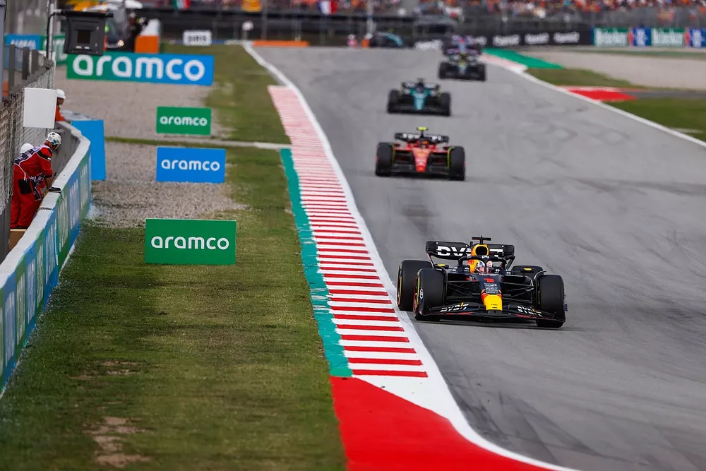 Max Verstappen, Red Bull Racing RB19, Carlos Sainz, Ferrari SF-23, Lance Stroll, Aston Martin AMR23