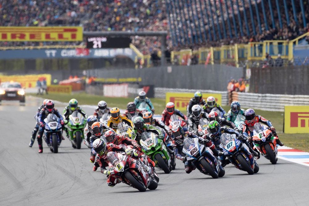 Alvaro Bautista, Aruba.It Racing - Ducati, Nicolo Bulega, Aruba.It Racing  Ducati, Andrea Locatelli, Pata Yamaha WorldSBK, Remy Gardner, GRT Yamaha WorldSBK Team, Jonathan Rea, Pata Yamaha WorldSBK, Race start,  Race2