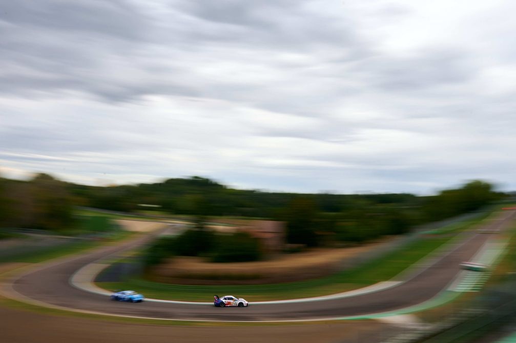 Carrera Cup Italia | Imola: il rilancio dei big, che lotta!