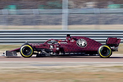 Новая Alfa Romeo на трассе: шпионские фото и видео