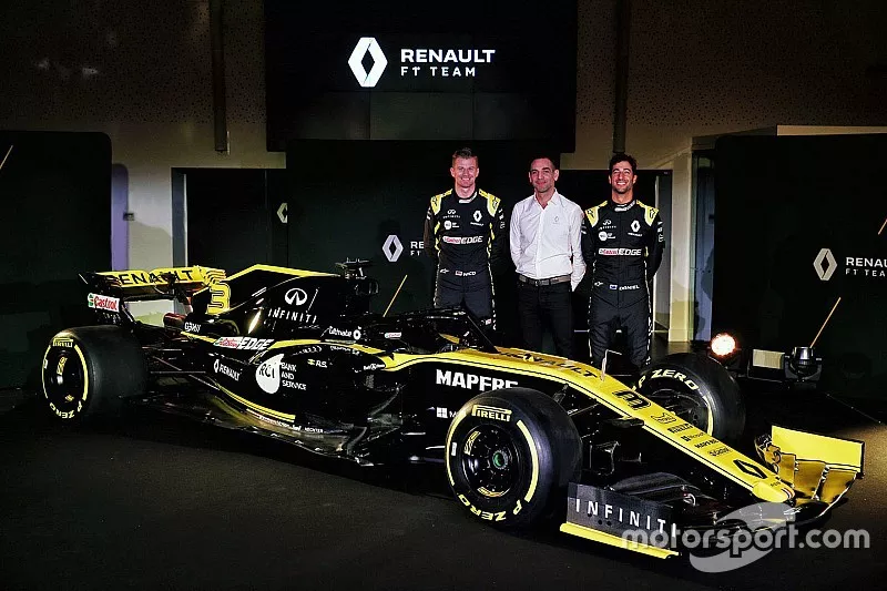 Daniel Ricciardo, Renault Sport F1 Team, Nico Hulkenberg, Renault Sport F1 Team, Cyril Abiteboul, Renault Sport F1 Managing Director
