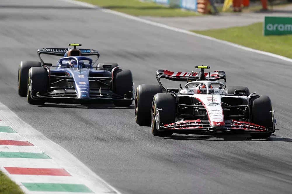 Nico Hulkenberg, Haas VF-23, Logan Sargeant, Williams FW45