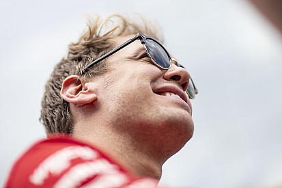 Vettel, Ferrari çalışanlarına mektup yazdı: 2019'da her şeyimi ortaya koyacağım!