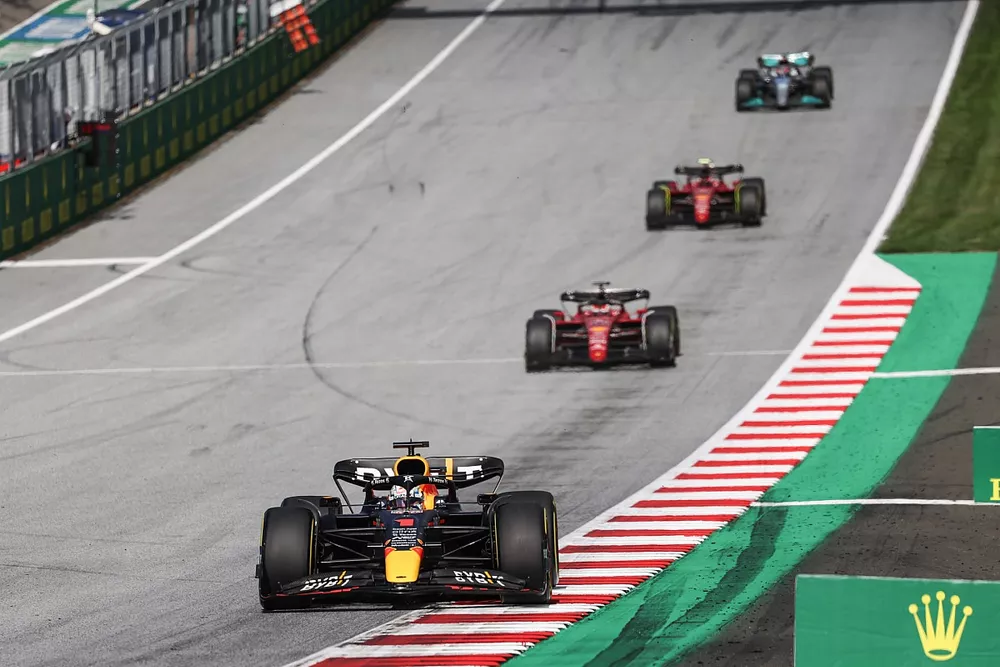 Max Verstappen, Red Bull Racing RB18, Charles Leclerc, Ferrari F1-75, Carlos Sainz, Ferrari F1-75