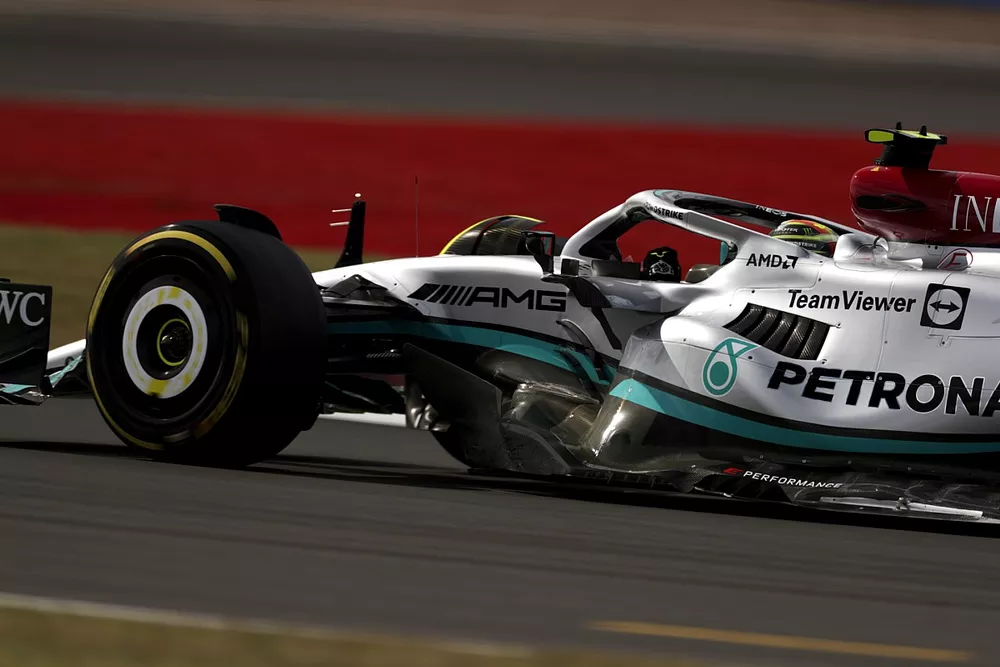 Lewis Hamilton, Mercedes W13