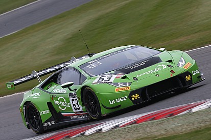 Bortolotti ed Engelhart si impongono nella Qualifying Race a Brands Hatch