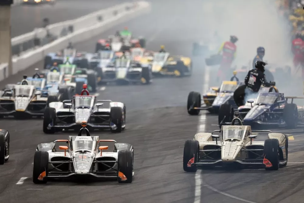 Pit lane atmosphere