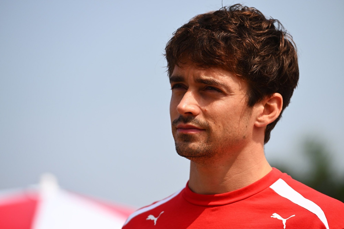 Charles Leclerc deletes social media apps amid "silly" Fred Vasseur rumours