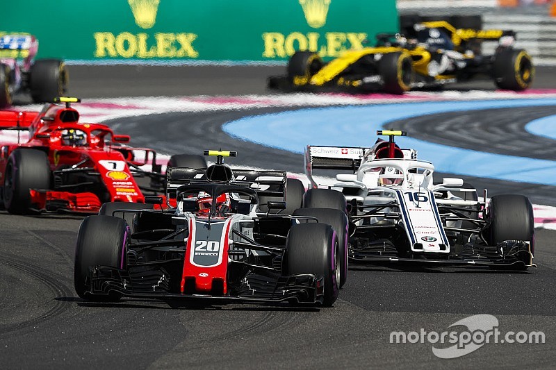 A Haast semmiben nem zavarja a ferraris Alfa Romeo Racing