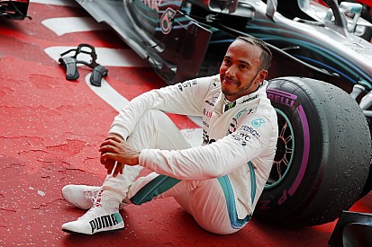 Após penta, Villeneuve vê Hamilton "melhor que Schumacher"