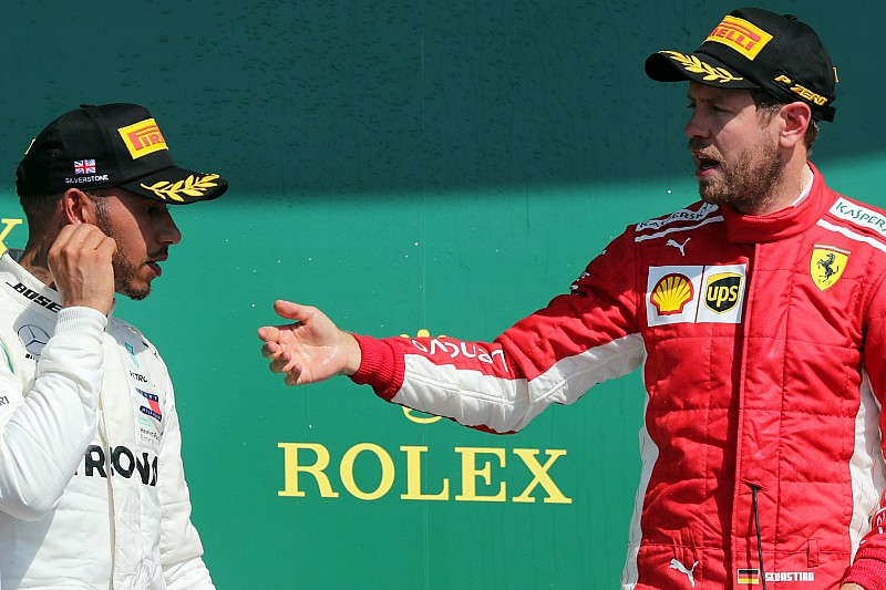 Hamilton Vs. Vettel: fej-fej mellett az ötödik F1-es címért