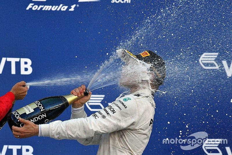 Podio: ganador de la carrera Valtteri Bottas, Mercedes AMG F1