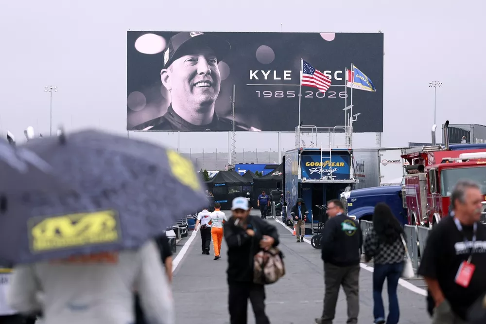 Kyle Busch tribute at rainy Charlotte Motor Speedway