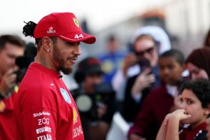 Las apagadas respuestas de Hamilton a su interminable pesadilla con Ferrari