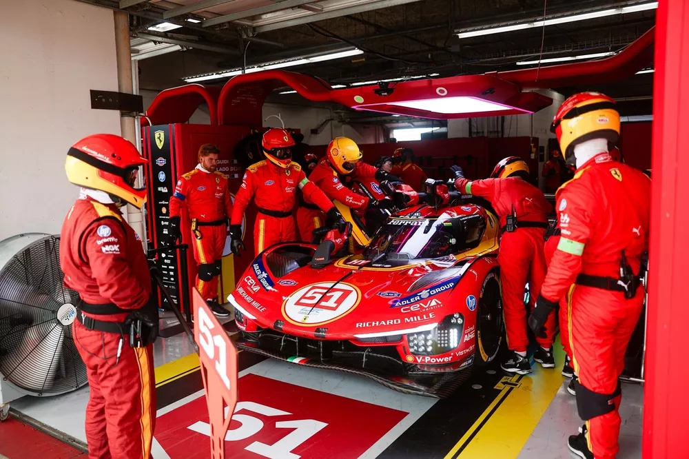 Video WEC | Scopriamo come funziona il lavoro in Ferrari prima di una ...