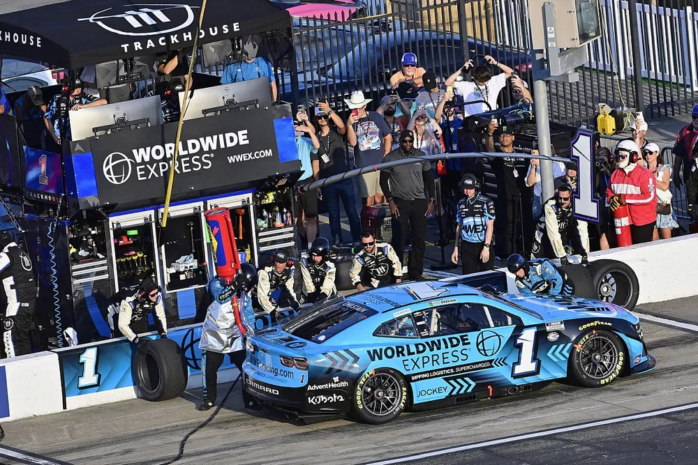 Ross Chastain, Trackhouse Racing, Worldwide Express Chevrolet Camaro