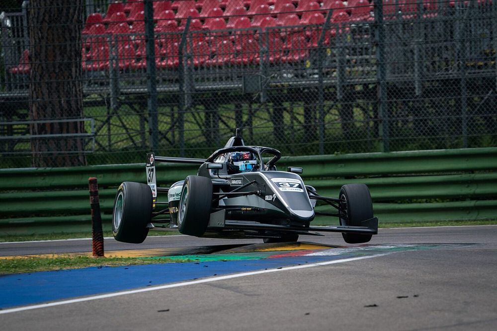 Kacper Sztuka, US Racing