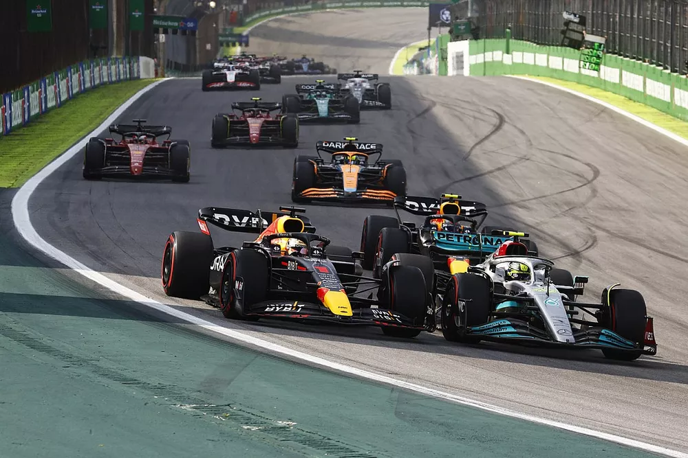 Max Verstappen, Red Bull Racing RB18, Lewis Hamilton, Mercedes W13