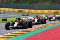 Verstappen forzado "al límite" para retener a un "frustrado" Piastri en Bélgica