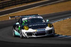 Paulo Reales estreia novo visual de seu carro na Porsche Cup no Velocitta