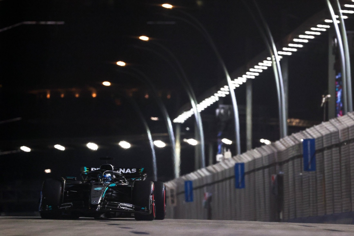 F1 Singapore GP: George Russell takes pole ahead of Max Verstappen 