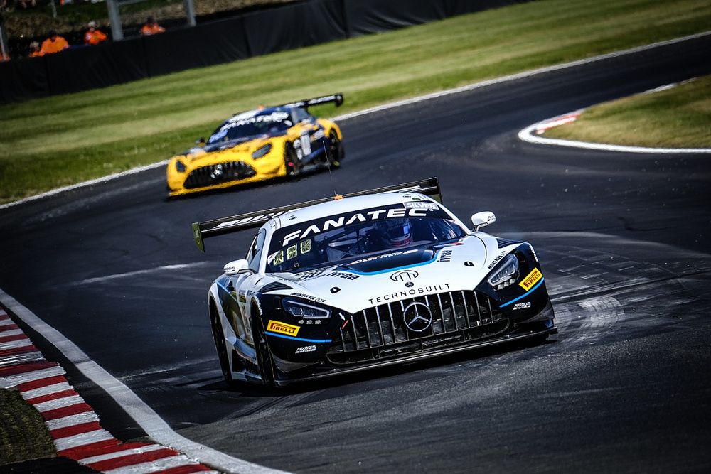 #86 AKKODIS ASP Team Mercedes-AMG GT3: Igor Walilko, Petru Umbrarescu