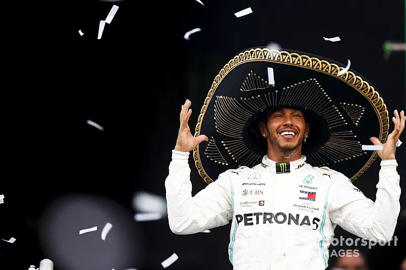 Racewinnaar Lewis Hamilton, Mercedes AMG F1 viert feest