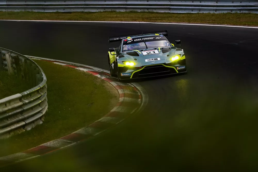 #21 Aston Martin Racing Aston Martin Vantage GT3: Nicki Thiim, Maxime Martin
