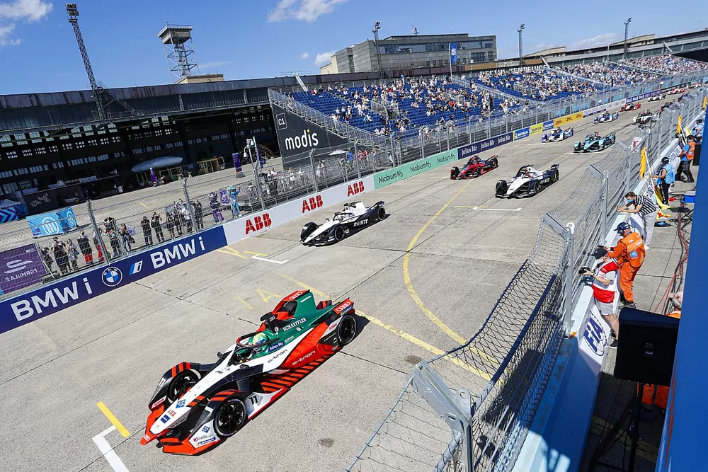 Lucas Di Grassi, Audi Sport ABT Schaeffler, Audi e-tron FE07, Edoardo Mortara, Venturi Racing, Silver Arrow 02, Norman Nato, Venturi Racing, Silver Arrow 02, at the start