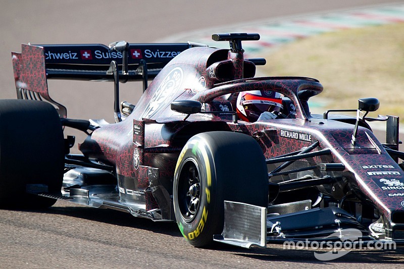VIDEO Y FOTOS: El nuevo Alfa Romeo F1 se da a conocer