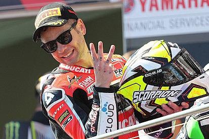 Bautista completa un debut de ensueño ganando las tres carreras de Phillip Island