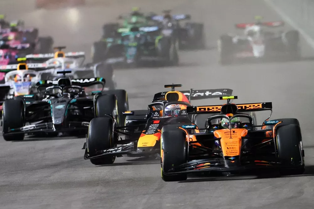 Lando Norris, McLaren, Max Verstappen, Red Bull Racing