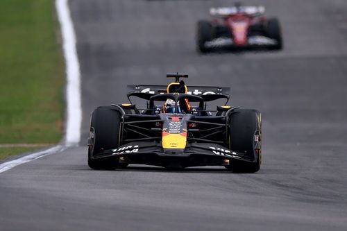 Red Bull compara el pilotaje de Verstappen en sus remontadas en Brasil