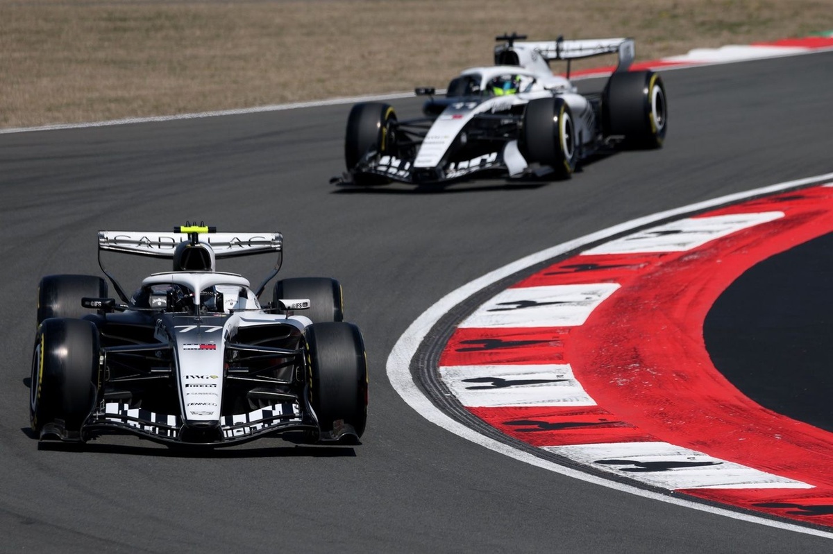 Cadillac mejora su aerodinámica y corrige los retrovisores para Suzuka