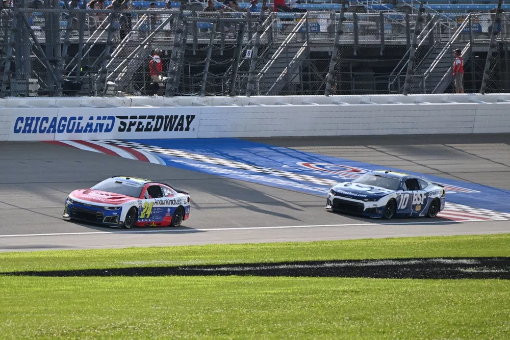 William Byron, No. 24 Hendrick Motorsports Chevrolet; Ty Dillon, No. 10 Kaulig Racing Chevrolet