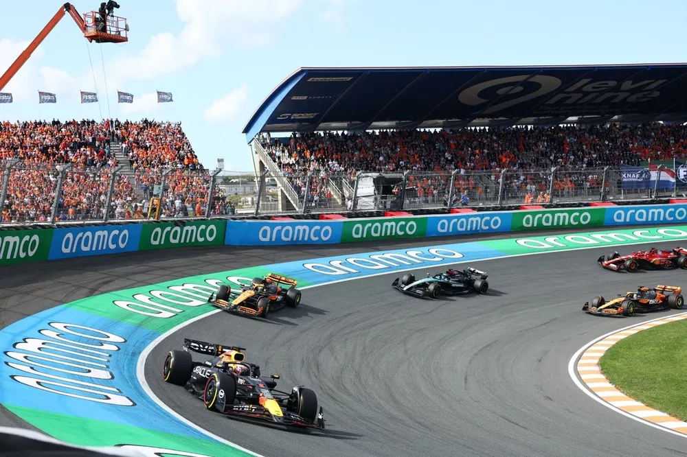 Max Verstappen, Red Bull Racing RB20, Lando Norris, McLaren MCL38, George Russell, Mercedes F1 W15, Oscar Piastri, McLaren MCL38