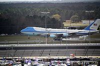 VIDEO: El show del presidente Trump en Daytona 500