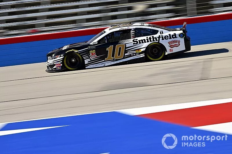 Aric Almirola, Stewart-Haas Racing, Ford Mustang Smithfield