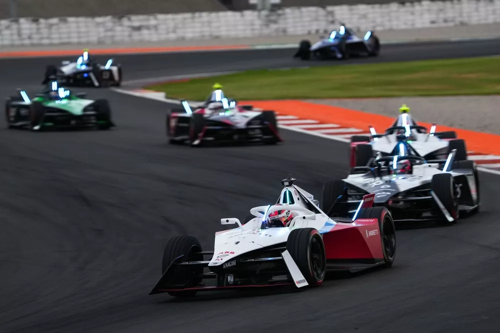 Jake Dennis, Andretti Global, Porsche 99X Electric Gen3, Mitch Evans, Jaguar Racing , Jaguar I-TYPE 6, Norman Nato, Andretti Global, Porsche 99X Electric Gen3