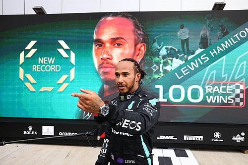 Hamiltont arr&oacute;l faggatt&aacute;k, hogy ki volt a legjobb csapatt&aacute;rsa