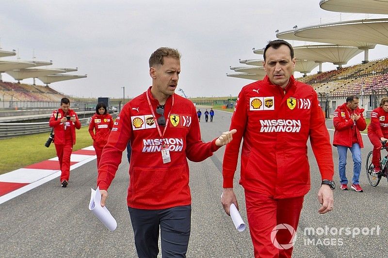 Sebastian Vettel, Ferrari, camina por el circuito