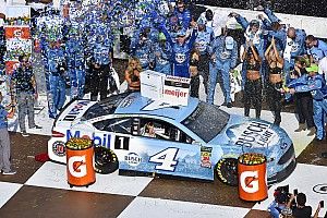 Após dominar em Michigan, Harvick chega à sétima vitória