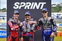 Mart&iacute;n gana un loco sprint de MotoGP repleto de ca&iacute;das en Jerez
