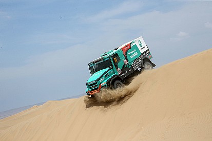 Video: Enorme slijtageslag in Dakar tijdens derde etappe