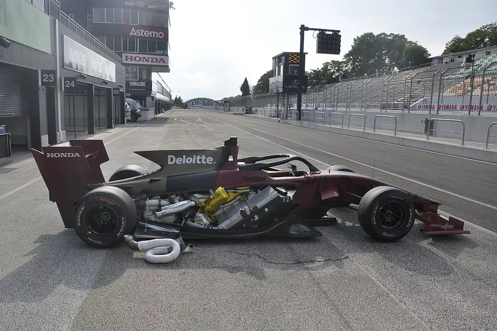 SF19 開発車両『赤寅』の排気レイアウト
