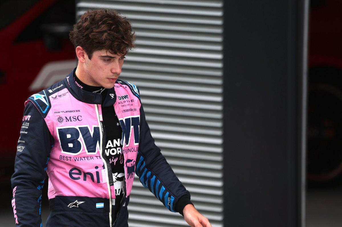 Colapinto crashes Alpine F1 car in Pirelli test