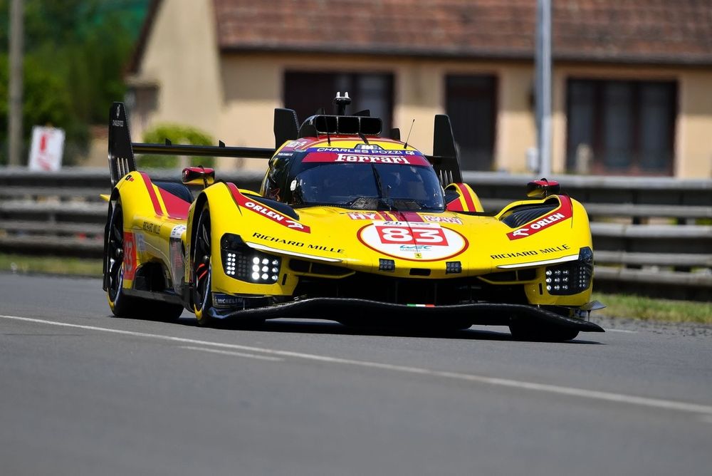 #83 AF Corse Ferrari 499P: Robert Kubica, Yifei Ye, Philip Hanson