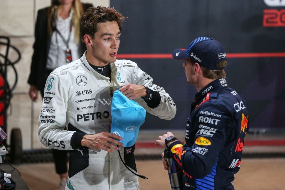 Le poleman Max Verstappen, Red Bull Racing, George Russell, Mercedes-AMG F1 Team, dans le parc ferm&eacute;