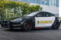 &iquest;El coche de polic&iacute;a m&aacute;s r&aacute;pido del mundo? Es un Tesla Model S Plaid