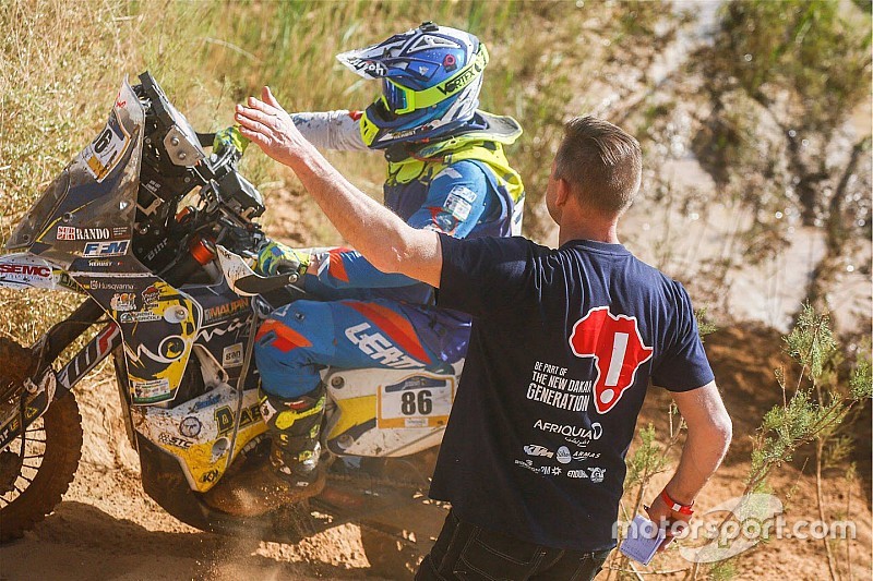 Merzouga Rally: Leading duo collide in “crazy” stage finish